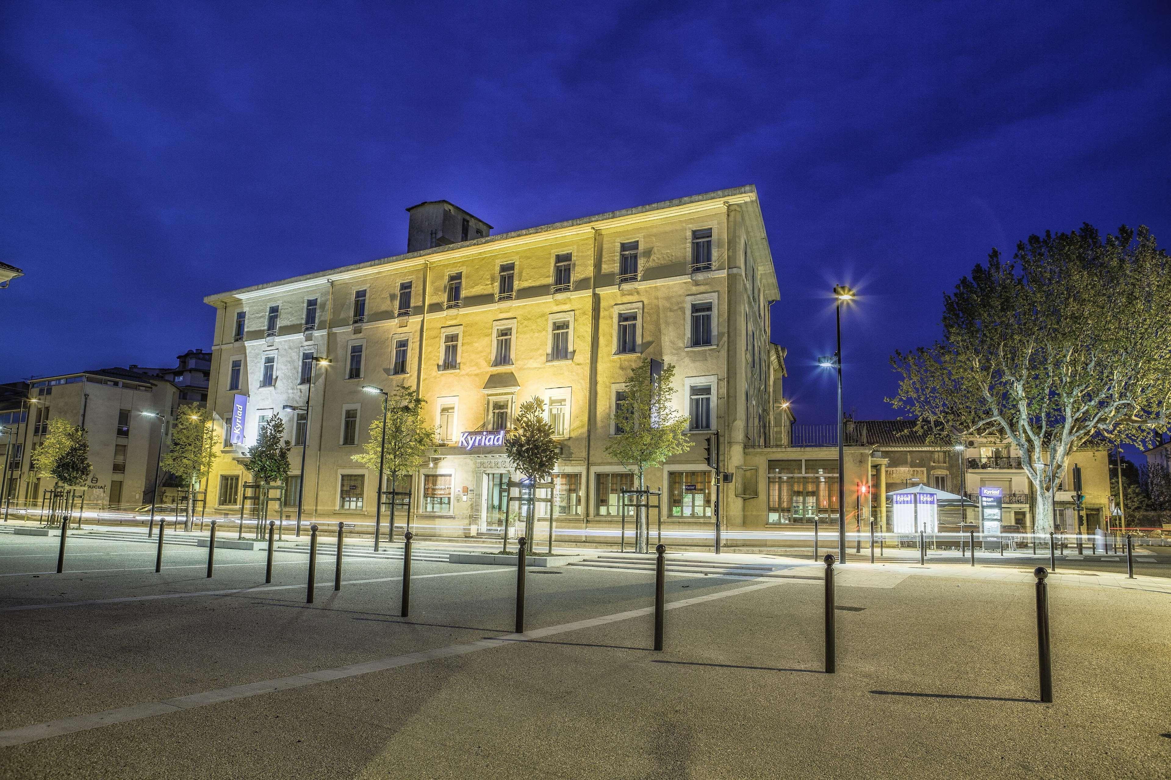 Kyriad Centre - & Restaurant & Bar - La Galerie D'art Des Princes - Provence Alpes Cote D'azur - France - Proche A7-a9 - Exit21- Chateauneuf-du-pape Avignon Bollene Nimes 3* Orange (Vaucluse)