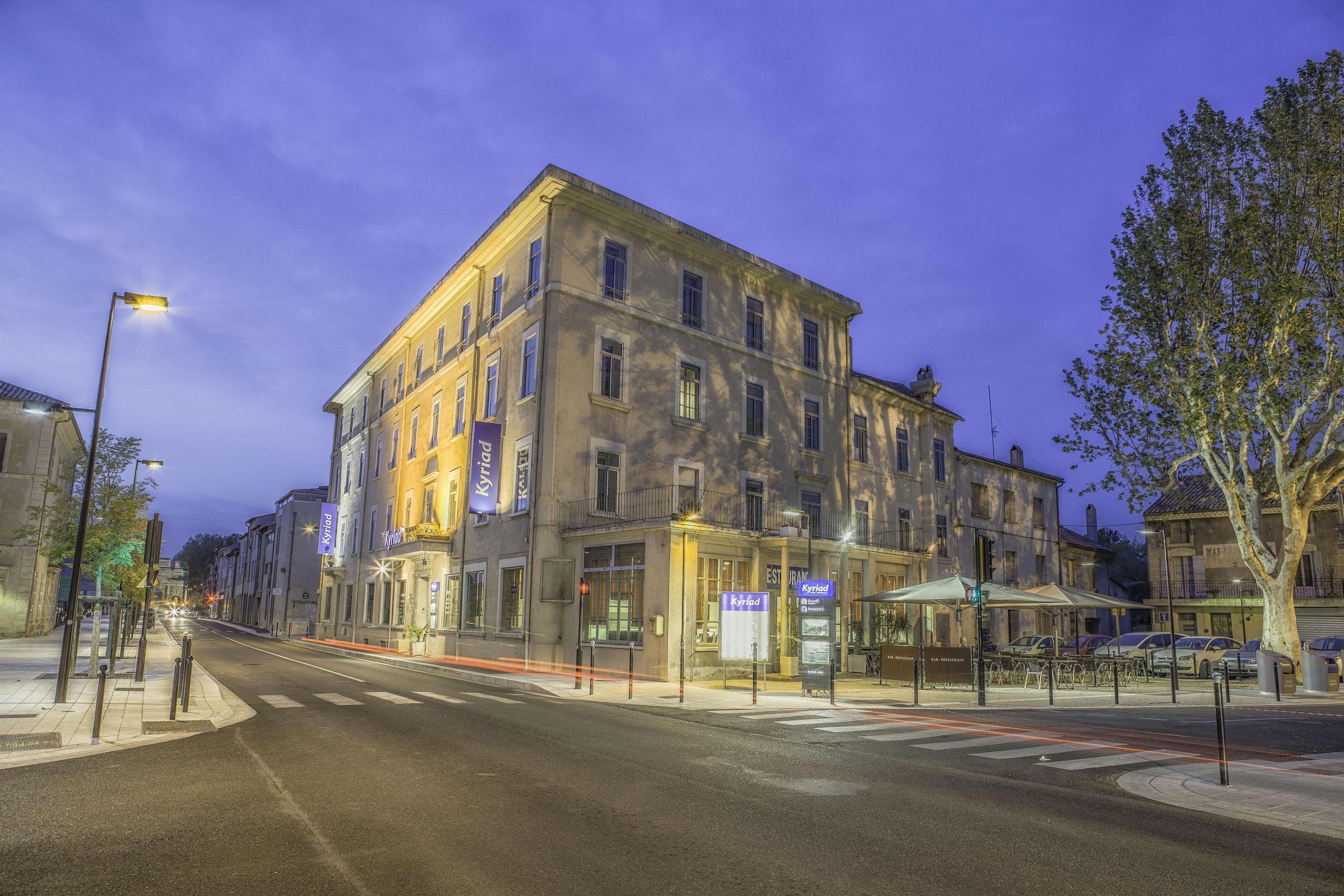 Kyriad Centre - & Restaurant & Bar - La Galerie D'art Des Princes - Provence Alpes Cote D'azur - France - Proche A7-a9 - Exit21- Chateauneuf-du-pape Avignon Bollene Nimes Hotel 3*