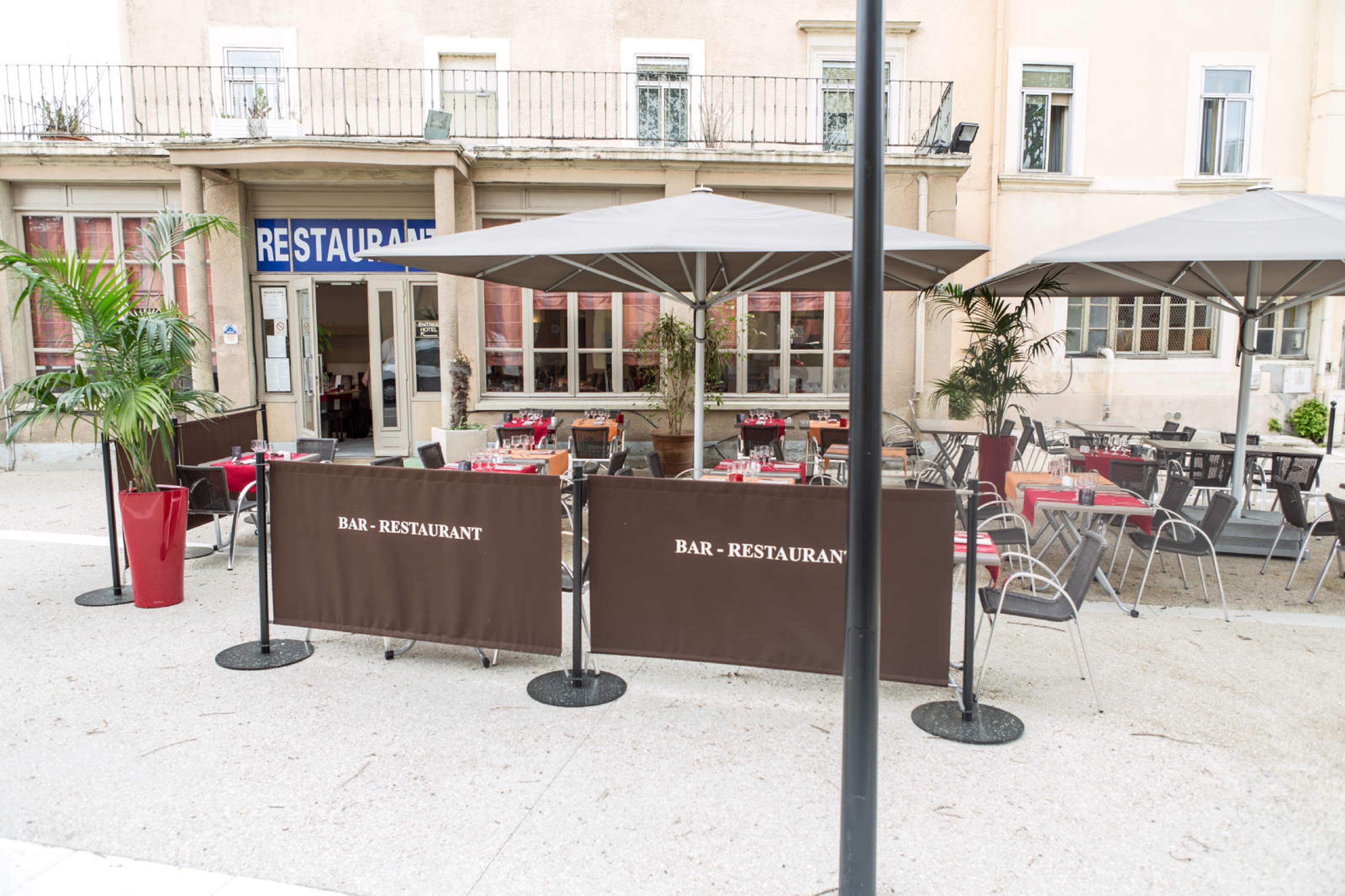 Hotel Kyriad Orange Centre - & Restaurant - La Galerie D'art Des Princes - Provence Alpes Cote D'azur - France - Proche A7-a9 - Exit21- Chateauneuf-du-pape Avignon Bollene Nimes