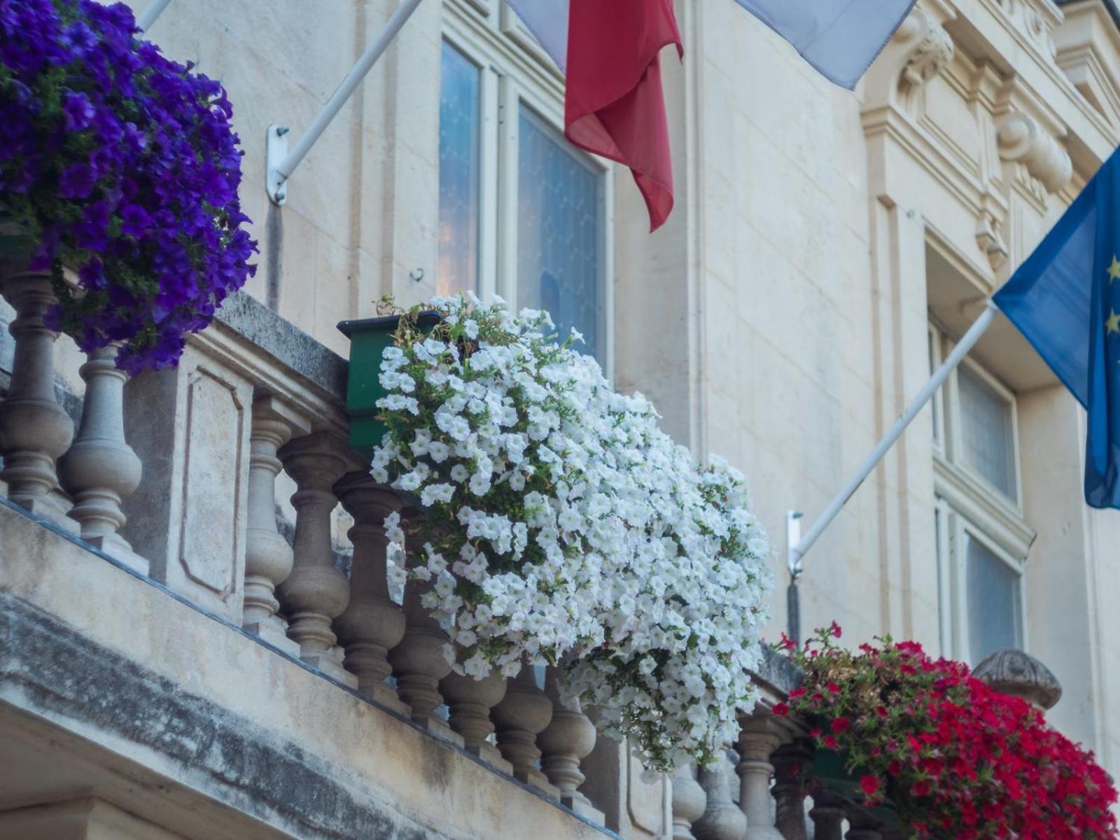 Hotel Kyriad Orange Centre - & Restaurant - La Galerie D'art Des Princes - Provence Alpes Cote D'azur - France - Proche A7-a9 - Exit21- Chateauneuf-du-pape Avignon Bollene Nimes 3*