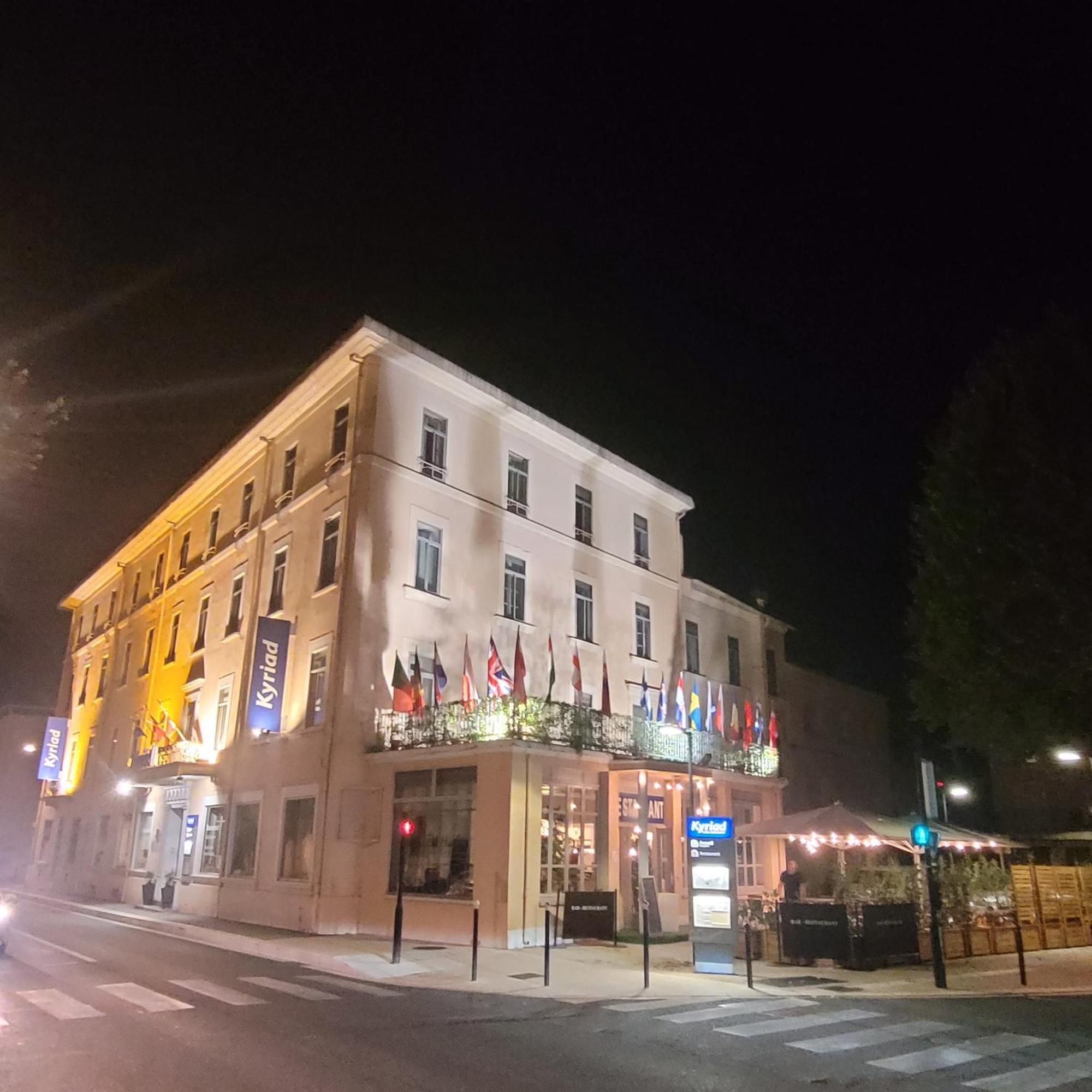Kyriad Orange Centre - & Restaurant - La Galerie D'art Des Princes - Provence Alpes Cote D'azur - France - Proche A7-a9 - Exit21- Chateauneuf-du-pape Avignon Bollene Nimes Hotel 3*