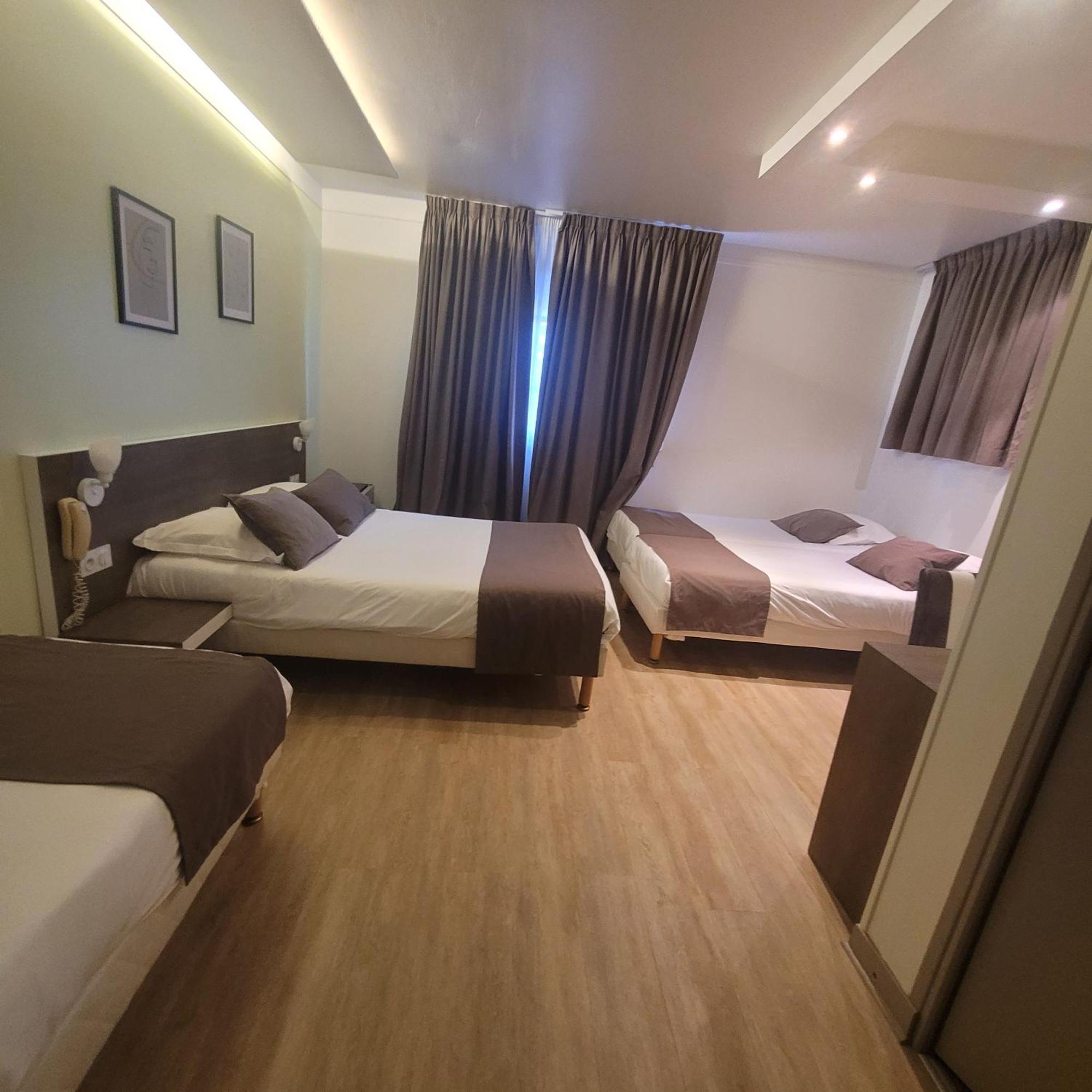 Hotel Kyriad Orange Centre - & Restaurant - La Galerie D'art Des Princes - Provence Alpes Cote D'azur - France - Proche A7-a9 - Exit21- Chateauneuf-du-pape Avignon Bollene Nimes 3*