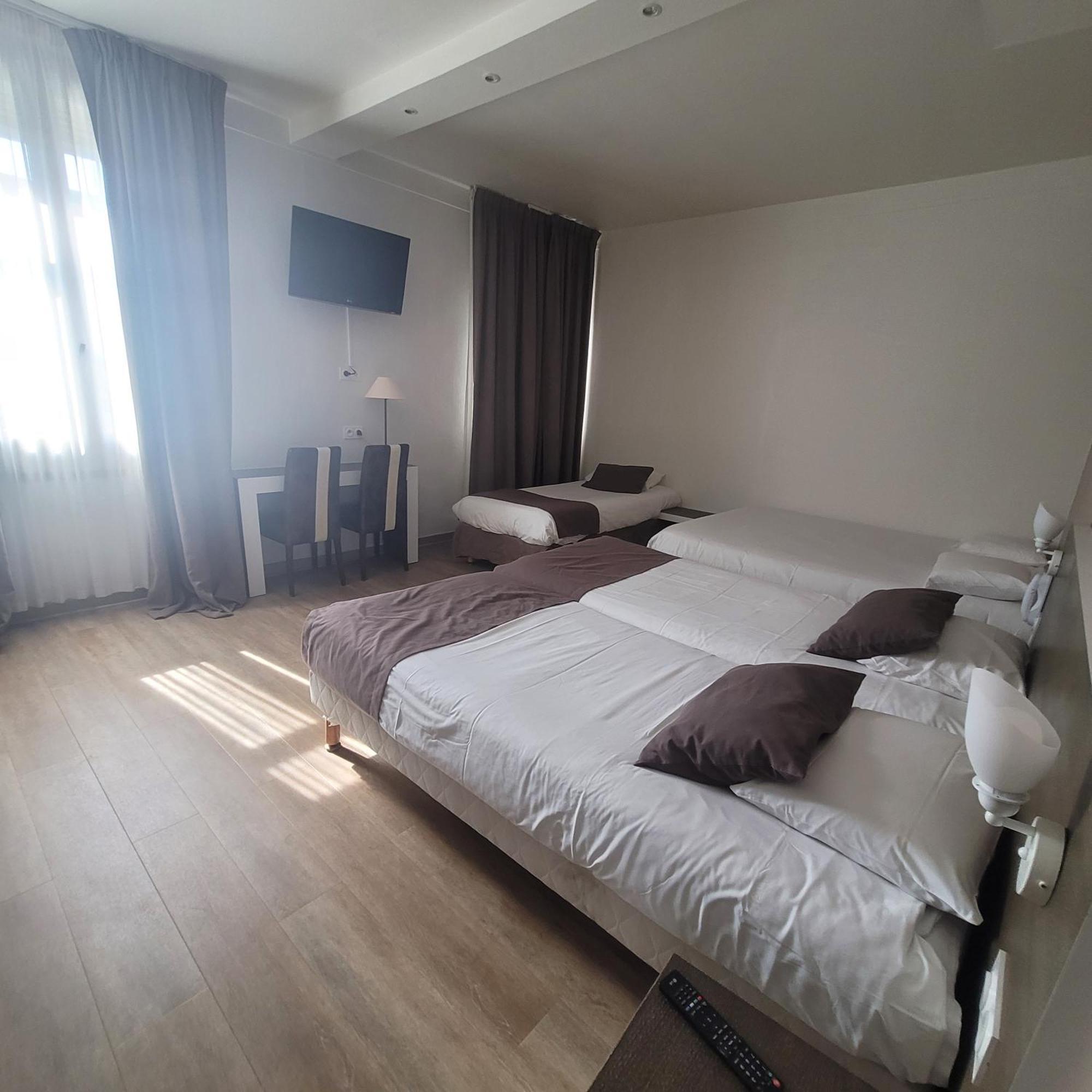 Hotel Kyriad Orange Centre - & Restaurant - La Galerie D'art Des Princes - Provence Alpes Cote D'azur - France - Proche A7-a9 - Exit21- Chateauneuf-du-pape Avignon Bollene Nimes Orange (Vaucluse)