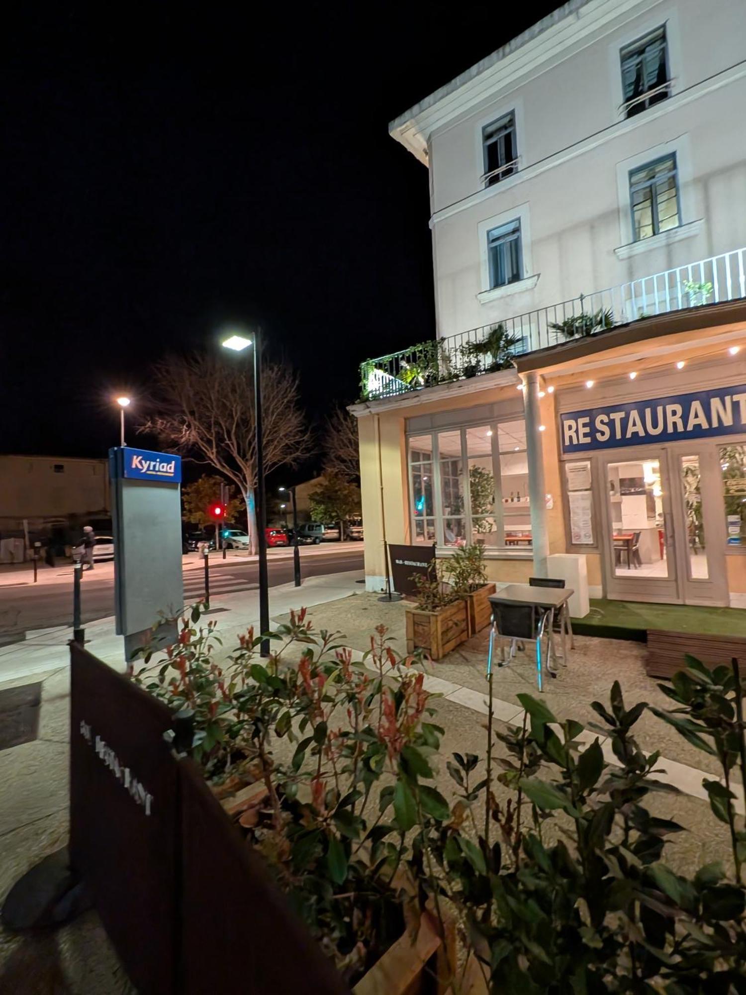 Hotel Kyriad Orange Centre - & Restaurant - La Galerie D'art Des Princes - Provence Alpes Cote D'azur - France - Proche A7-a9 - Exit21- Chateauneuf-du-pape Avignon Bollene Nimes Orange (Vaucluse)